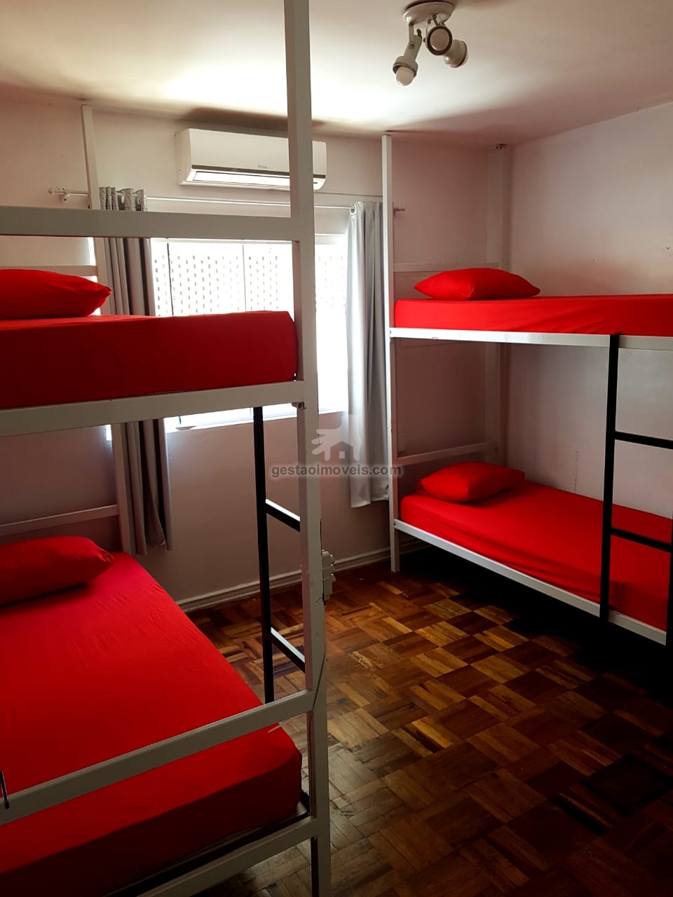 Ótima oportunidade, Hostel à 40 mts da praia