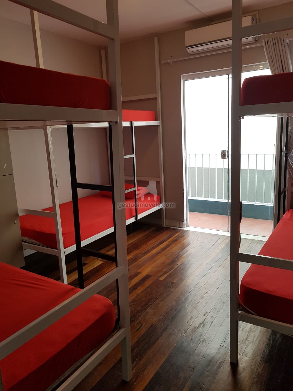 Ótima oportunidade, Hostel à 40 mts da praia