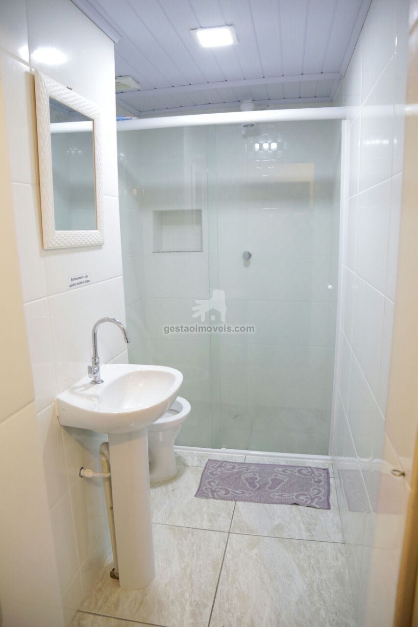 Ótima oportunidade, Hostel à 40 mts da praia