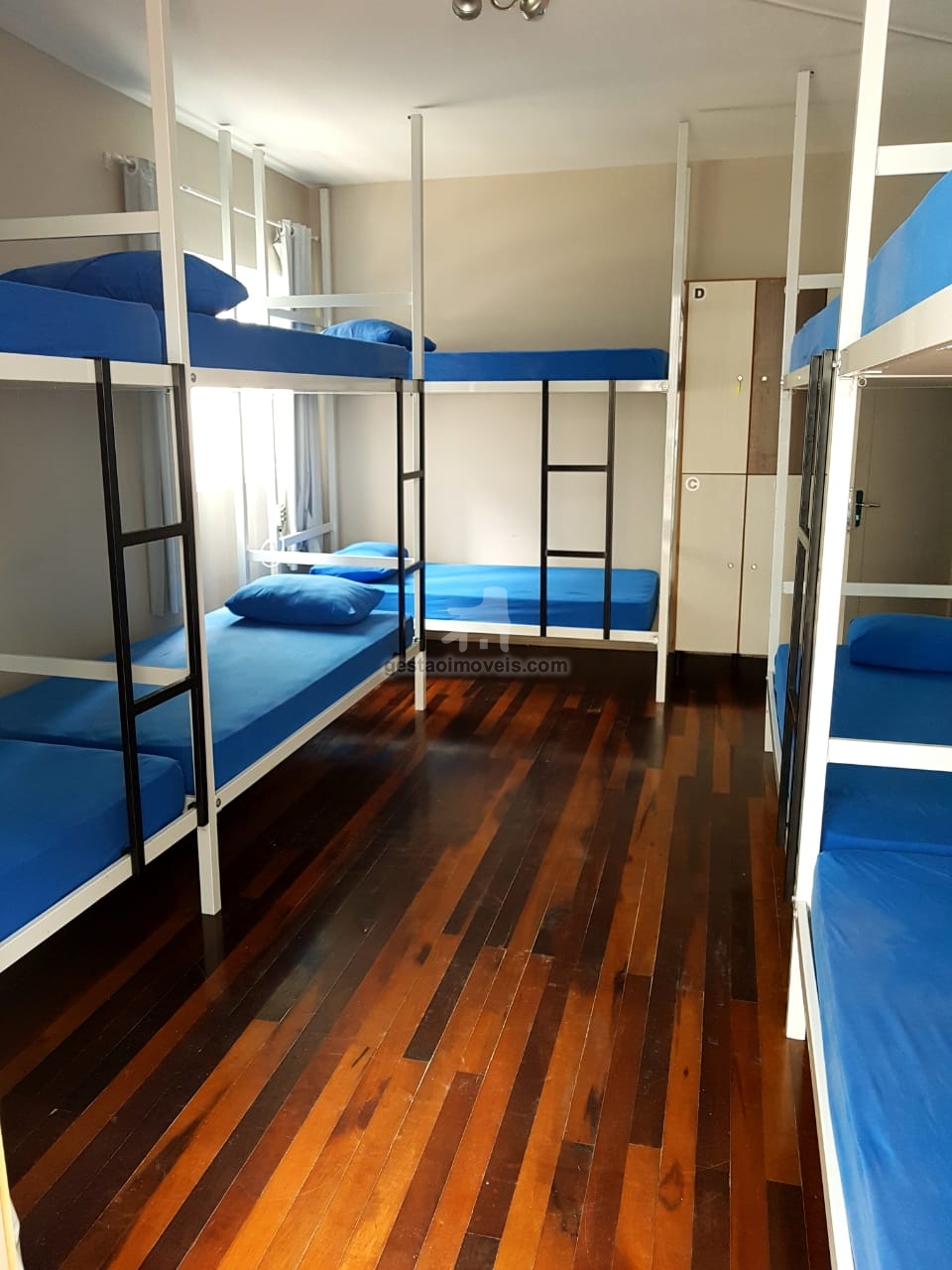 Ótima oportunidade, Hostel à 40 mts da praia