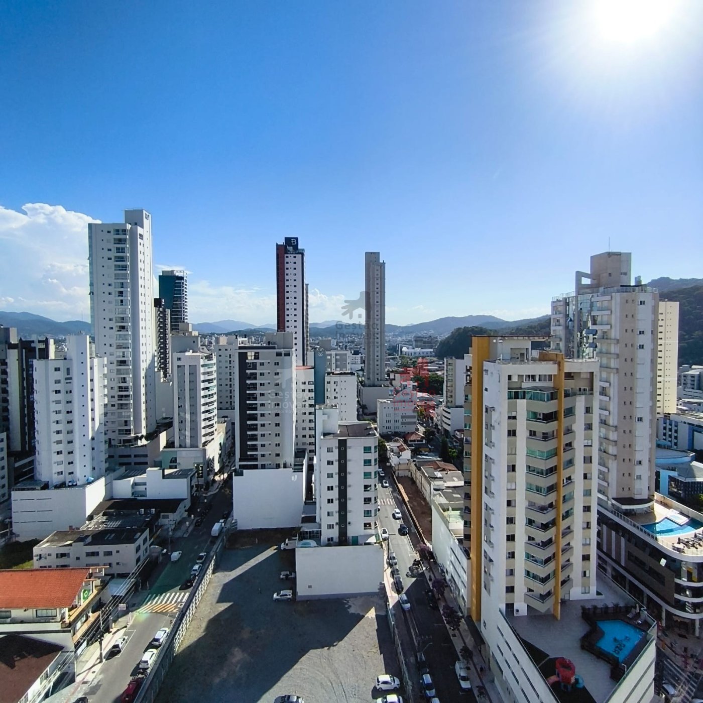 Apartamento 4 quartos sendo 2 suítes a venda no Centro de BC