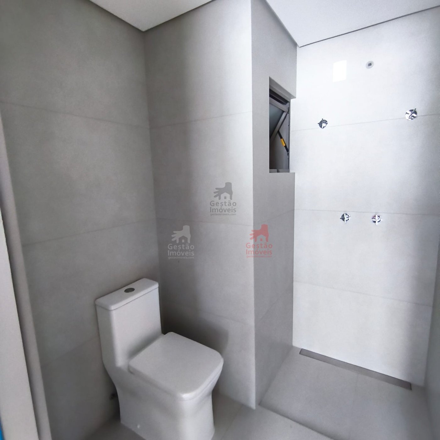 Apartamento 2 dormitórios, sendo uma suíte, para Venda na Praia Brava! 