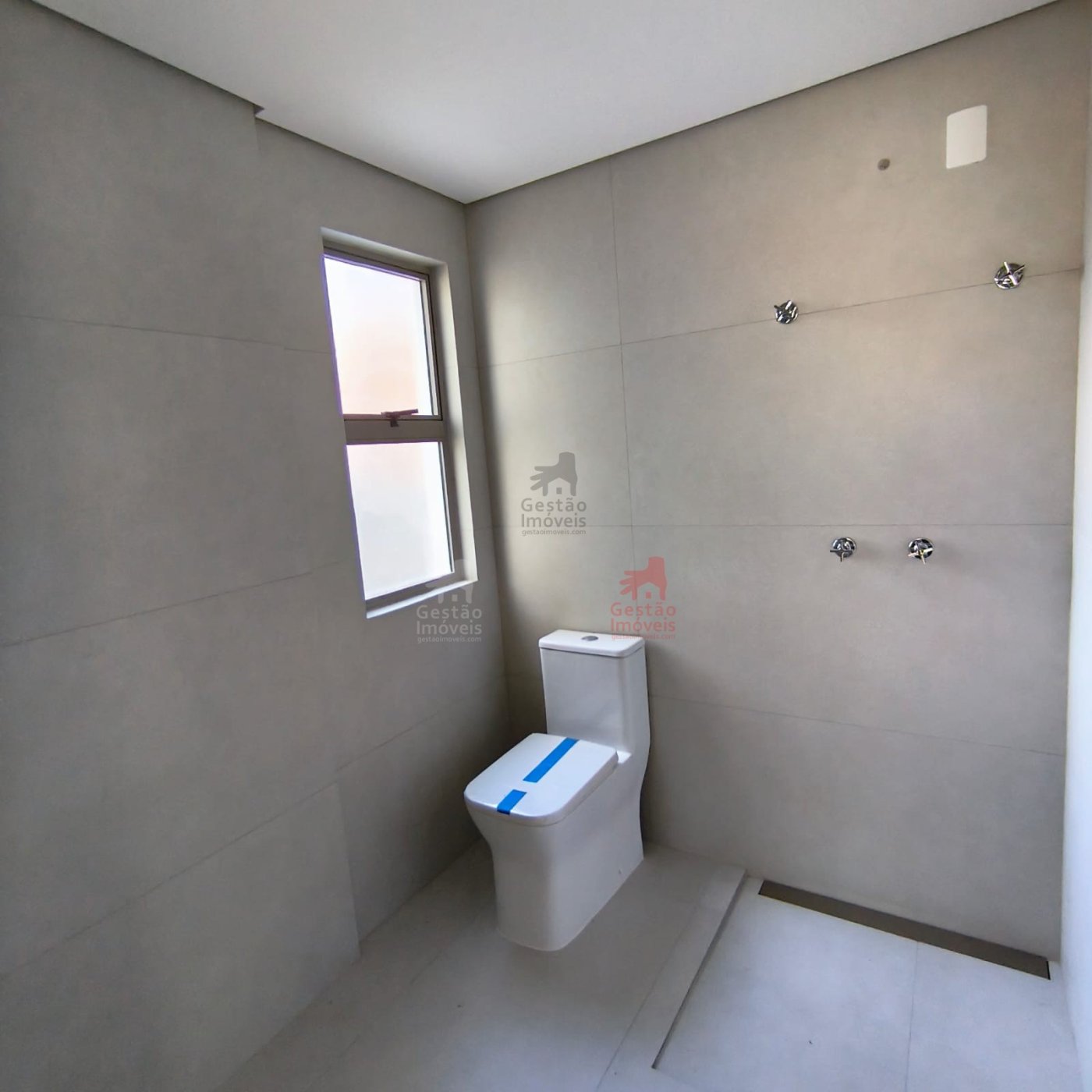 Apartamento 2 dormitórios, sendo uma suíte, para Venda na Praia Brava! 