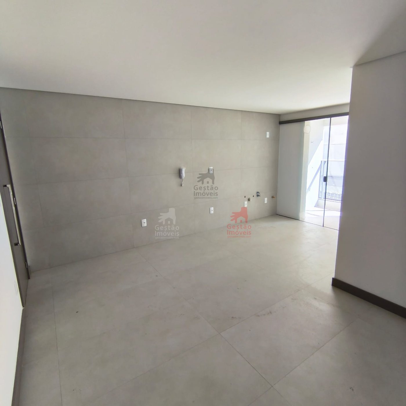 Apartamento 2 dormitórios, sendo uma suíte, para Venda na Praia Brava! 