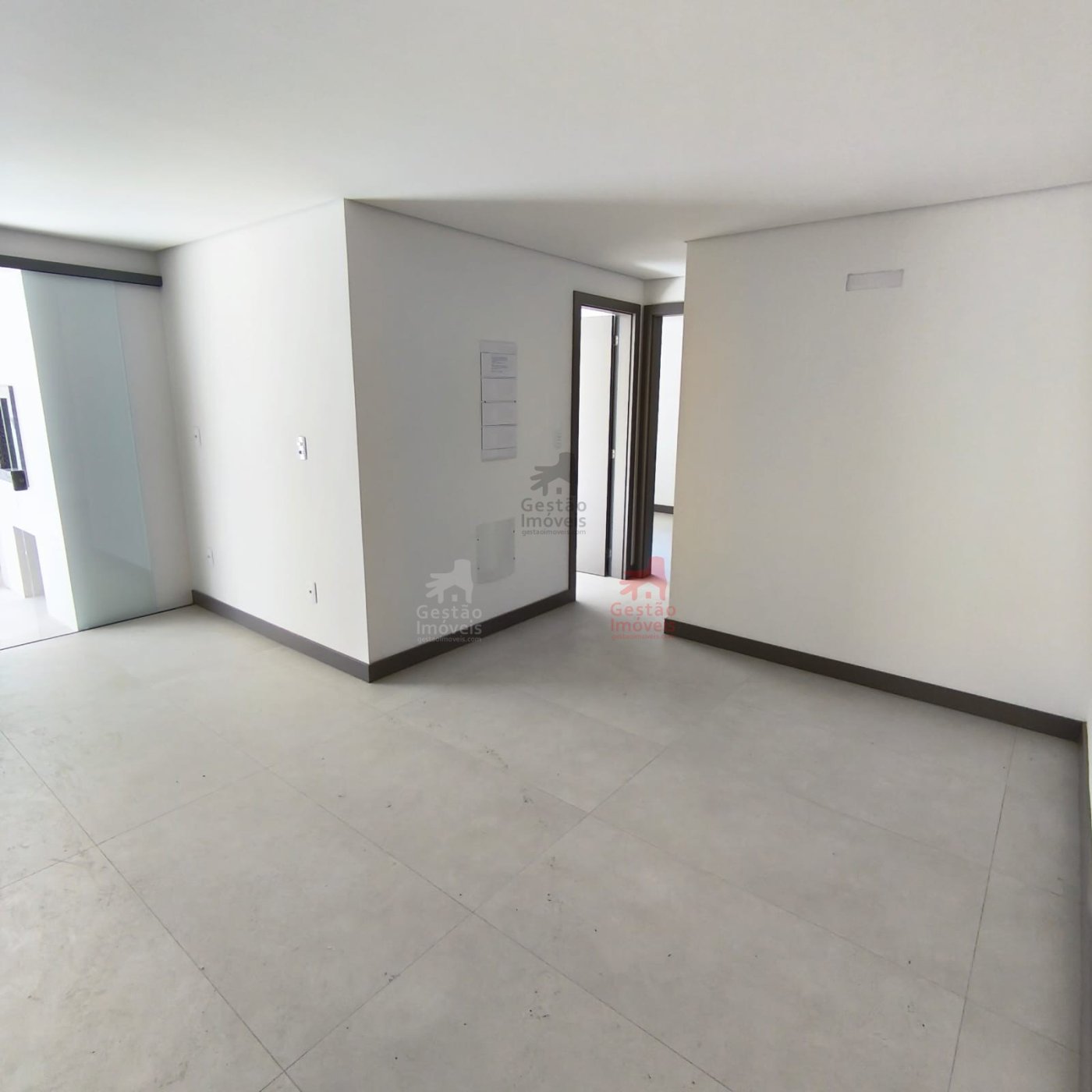Apartamento 2 dormitórios, sendo uma suíte, para Venda na Praia Brava! 