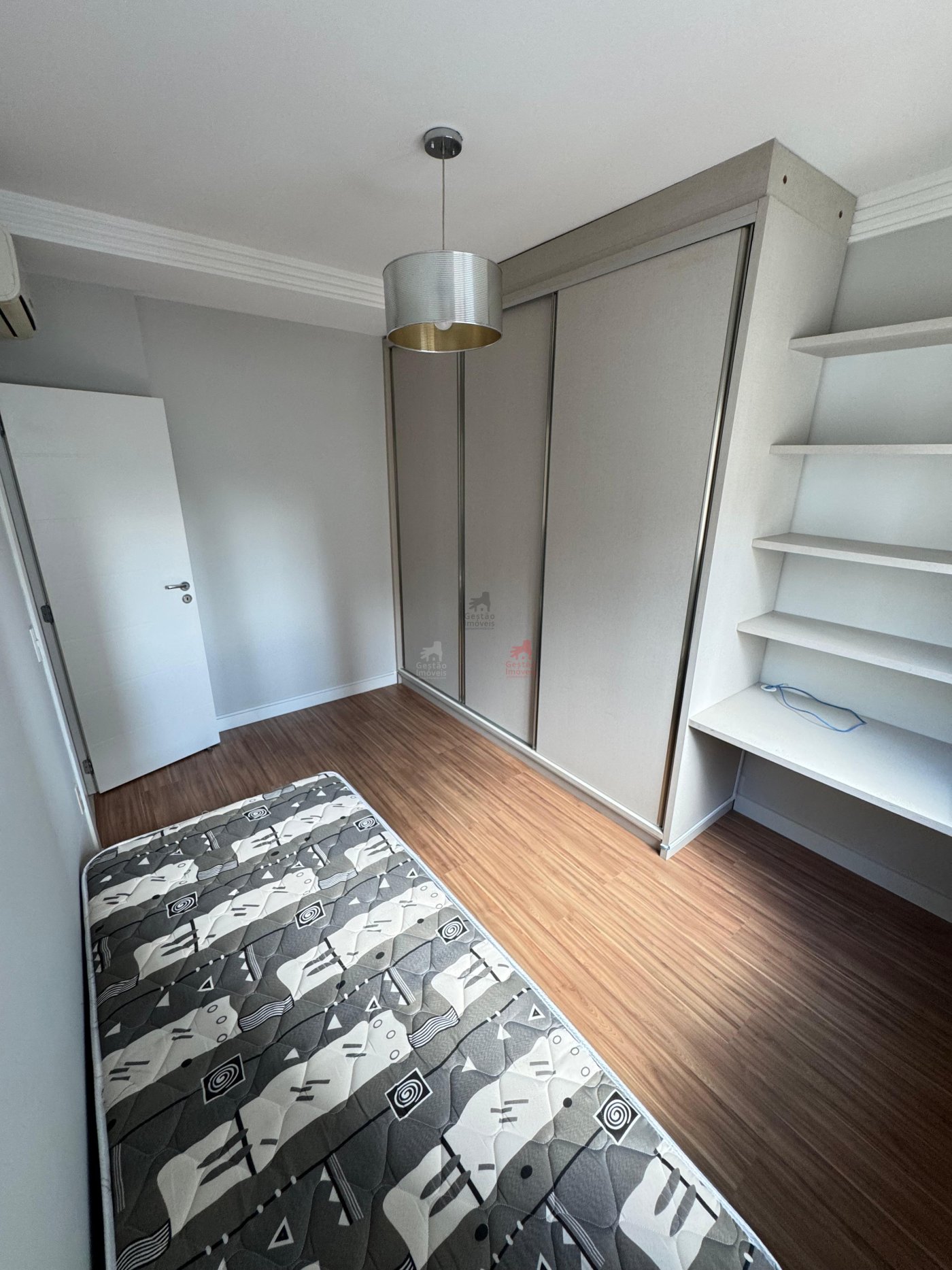 Oportunidade!!! Apartamento 3 quartos Vista Mar no Centro de Balneário Camboriú 