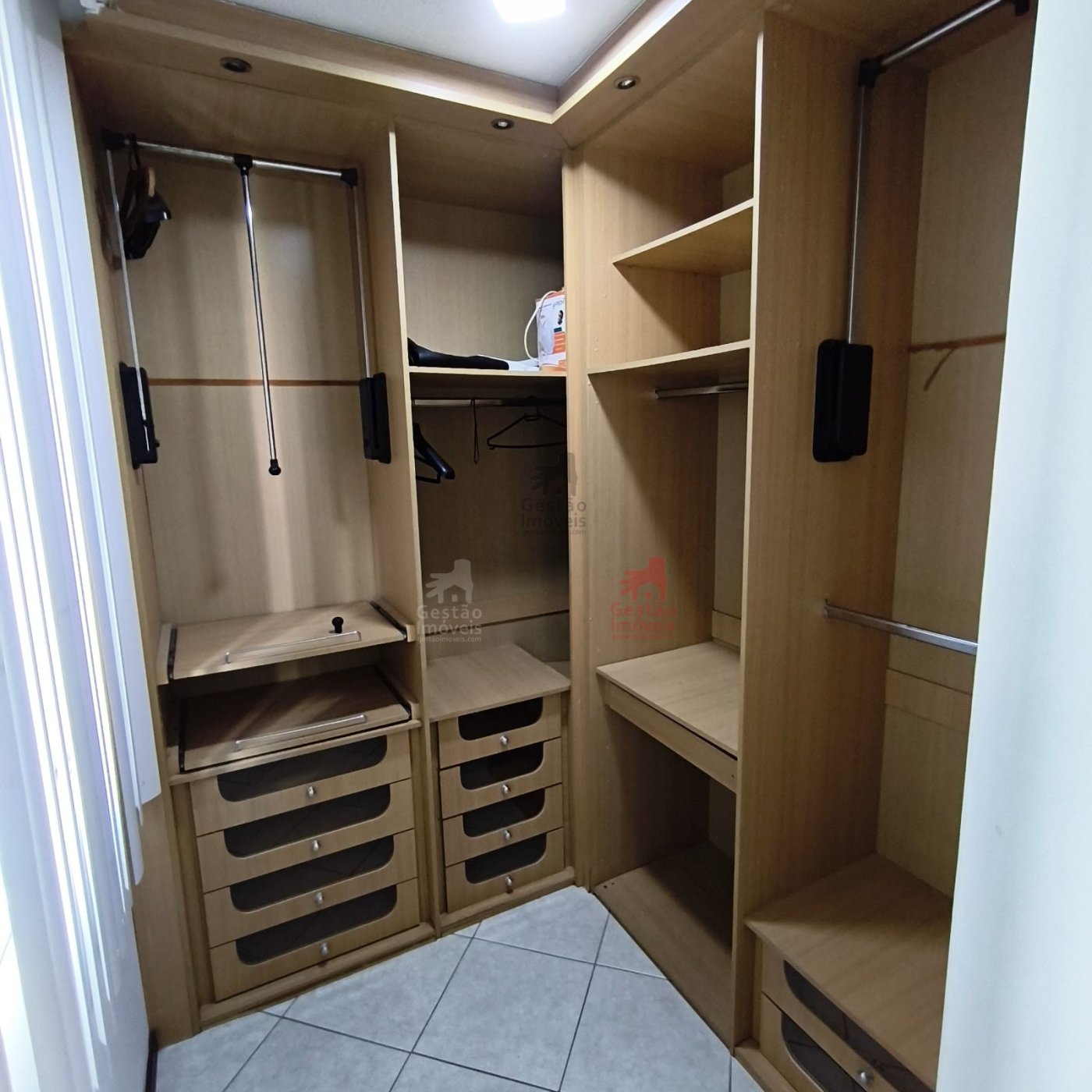 Apartamento 3 quartos para Locação Diária no bairro Centro em Balneário Camboriú