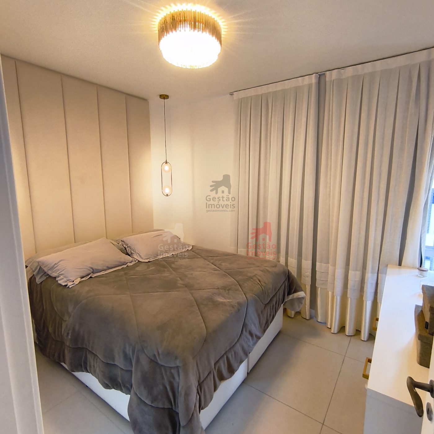 Quadra mar com 3 dormitórios em Balneário Camboriú